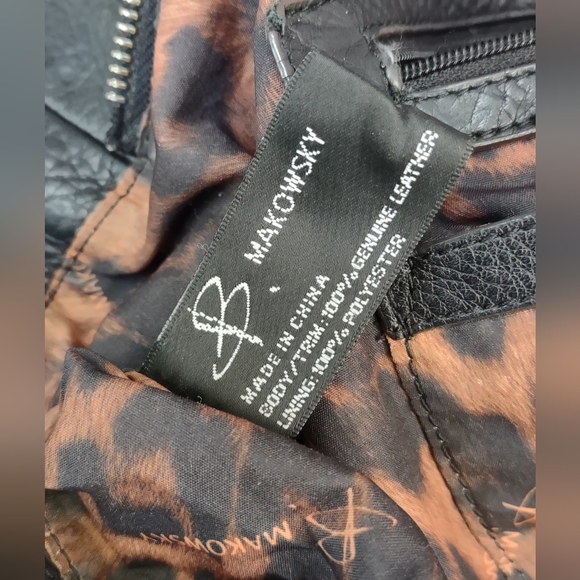 B. Makowsky Black Genuine Leather Slouchy Boho Bucket Bag - Picture 11 of 13